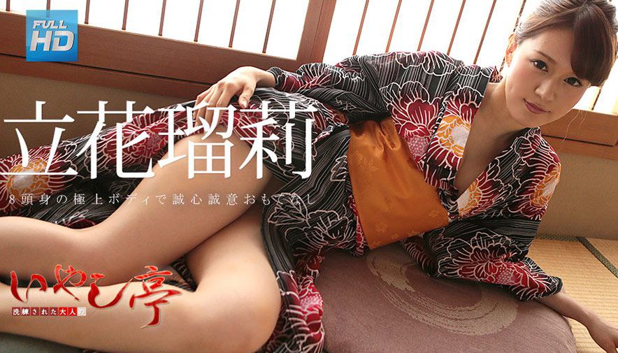 SDMUA-022-C 妻がいけなくなった町内会キャンプで男は僕一人きり。欲求不満な人妻から僕のデカチンを狙われ